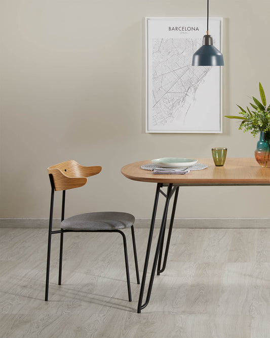 Table extensible Novac 140 (220) x 90 cm contreplaqué de chêne et pieds en acier noir