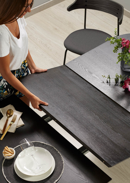 Table extensible Milian placage de frêne et pieds en acier noir 140 (220) x 90 cm