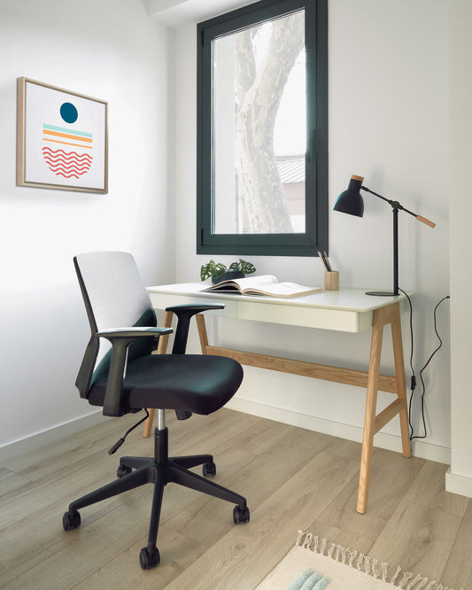 Table Dyana en MDF laqué blanc et pieds en frêne 120 x 60 cm