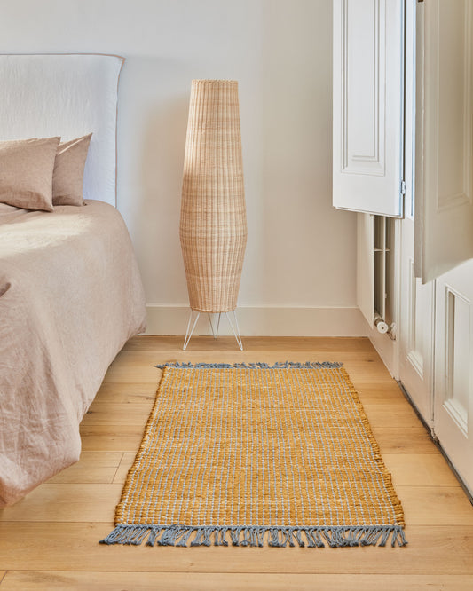 Lampadaire grande Kamaria en rotin finition naturelle