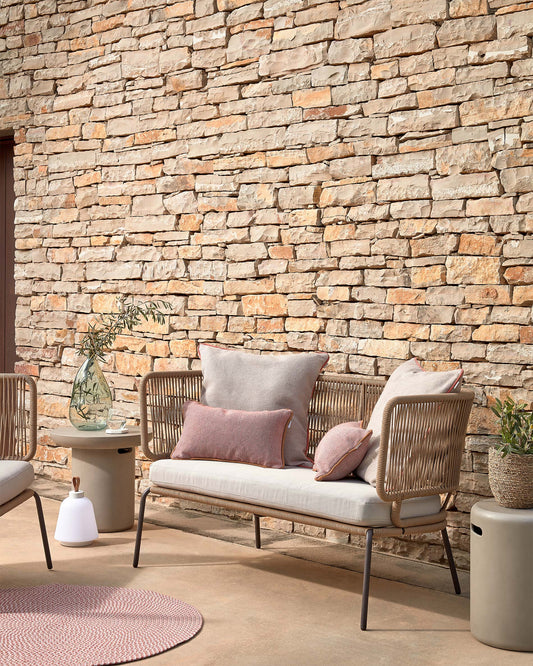 Canapé Nadin 2 places en corde beige et pieds en acier galvanisé 135 cm