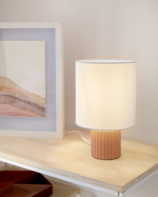 Lampe de table Eshe en céramique finition en blanc et terracotta