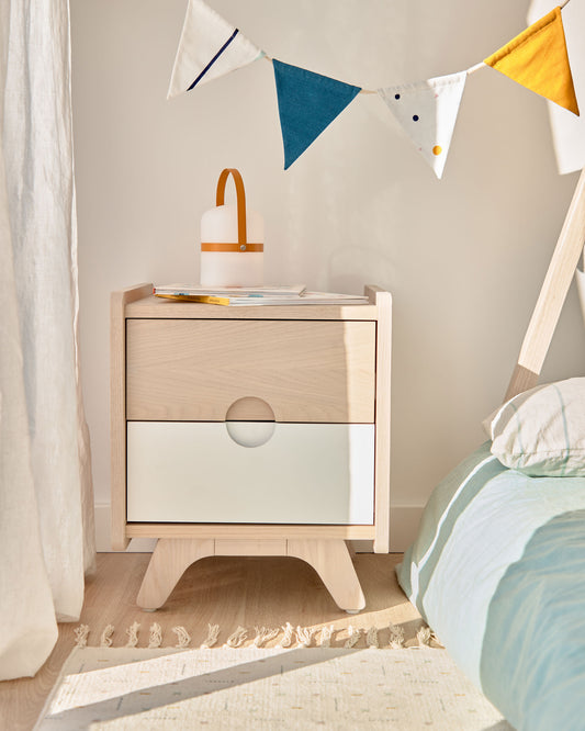 Table de chevet Nunila en contreplaqué de frêne et pieds en frêne 40 x 47 cm