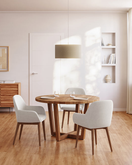 Table ronde Nahla en bois massif d’acacia avec finition ton naturel Ø 120 cm FSC 100 %