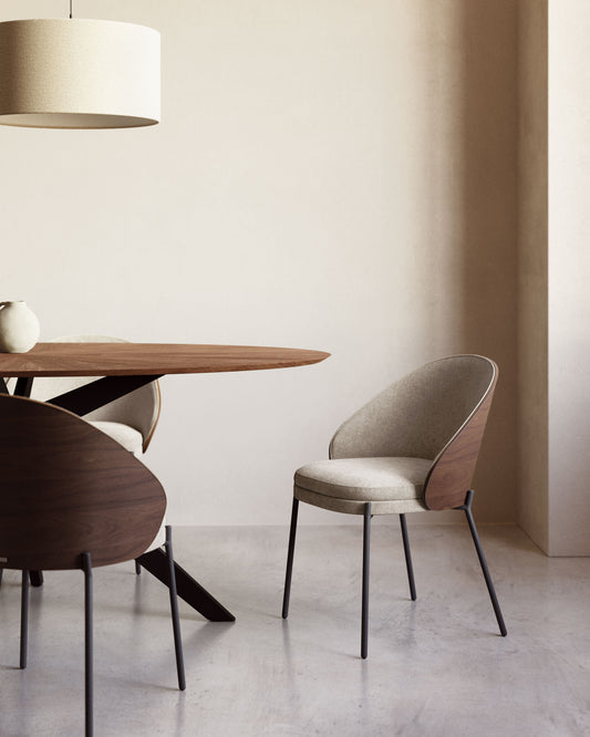 Chaise Eamy en tissu chenille marron clair placage de frêne finition wengué et métal avec finition noire