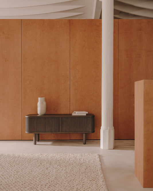 Meuble TV Mailen 2 portes en placage de frêne avec finition foncée 120 x 50 cm