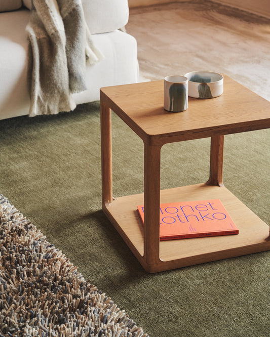 Table auxiliaire Maymai en bois de chêne 50 x 50 cm