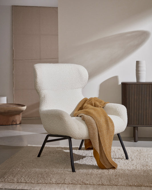 Fauteuil Belina en bouclette blanche et acier avec finition noire FSC 100%