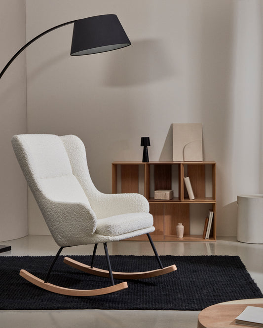 Fauteuil à bascule Maustin en bouclette blanc et structure en acier noir et bois de hêtre