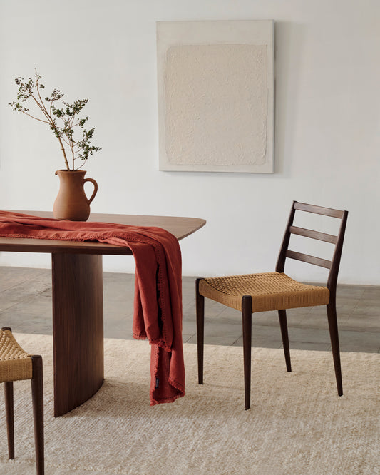 Chaise Analy en bois de chêne FSC 100% avec finition noyer et siège en corde