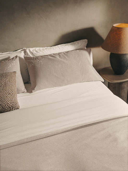 Ensemble Sotela housse de couette et taie d’oreiller à rayures avec broderie 100 % percale de coton beige lit 90 cm