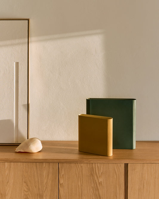 Ensemble Petra de 2 vases en métal moutarde et vert 25,5 cm / 35 cm