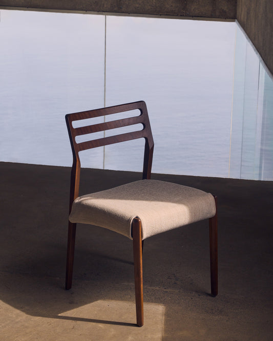 Chaise Cudia tissu chenille beige déhoussable bois de chêne finition noyer FSC Mix Credit