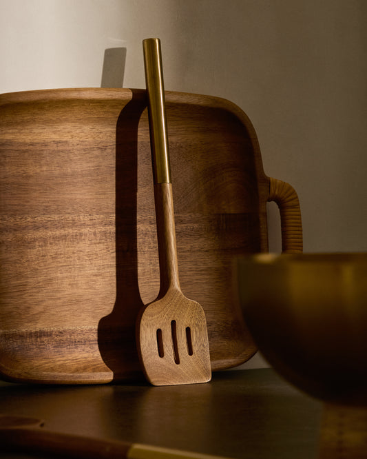 Spatule à trous Sataya en bois d'acacia FSC 100%