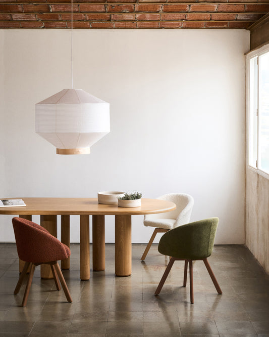 Table ovale Mailen en contre-plaqué de frêne avec finition naturelle Ø 220 x 105 cm