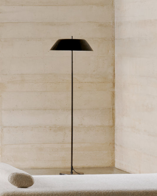 Lampadaire Sayra en marbre noir et métal peint noir