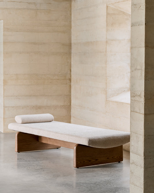 Méridienne Topaz en tissu chenille beige et bois de frêne finition noyer 200 cm FSC 100%