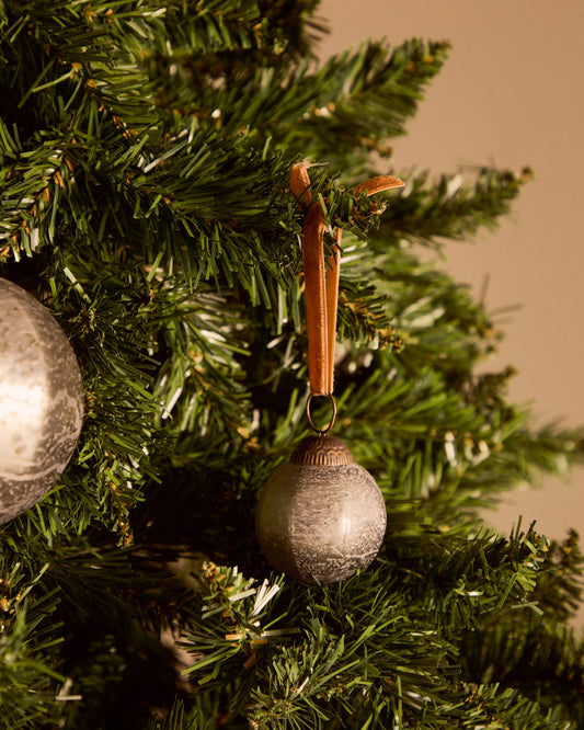 Set de 4 boules de Noël Blama en verre recyclé argenté Ø 6 cm