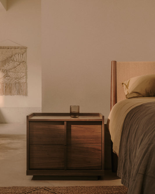Table de nuit Onix 2 tiroirs en placage de noyer finition foncée 60 x 47 cm FSC Mix Credit
