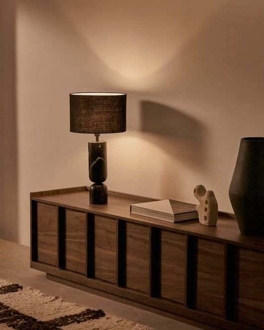 Lampe de table Vex en marbre noir et abat-jour en lin noir.