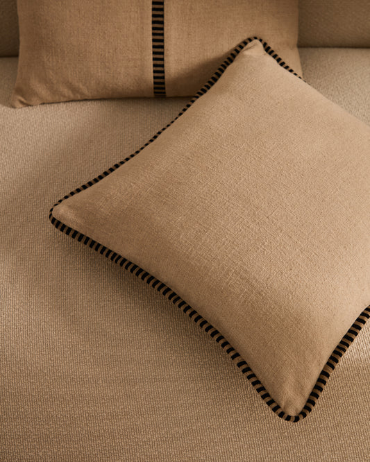 Housse de coussin Ardit en lin et coton beige avec rayure contrastée brodée noire 45 X 45 cm