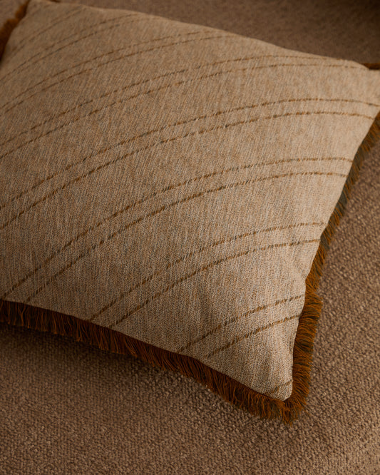 Housse de coussin Cral jacquard coton beige avec franges multicolores 45 x 45 cm