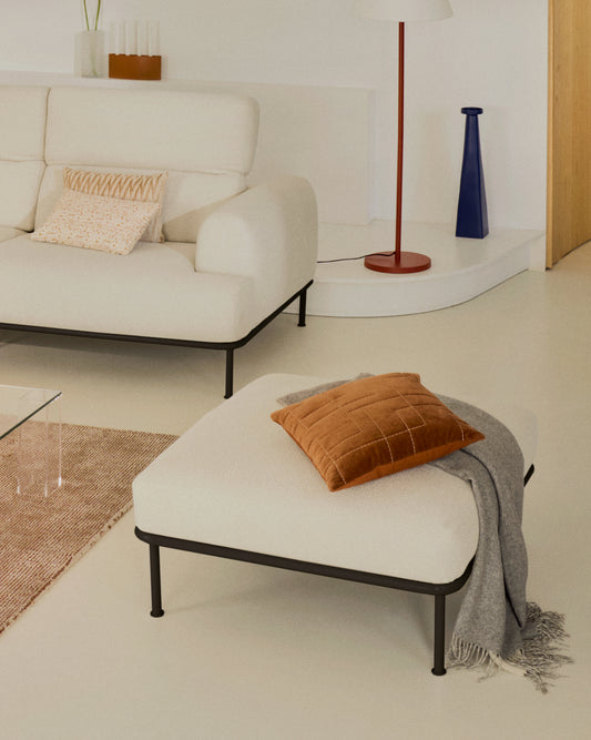 Repose-pieds Aurum chenille écrue et base en métal gris mat 85 x 85 cm FSC Mix Credit