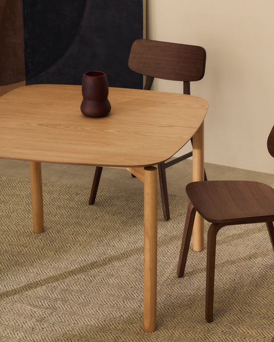 Table carrée Indara en placage de frêne avec finition naturelle 100 x 100 cm