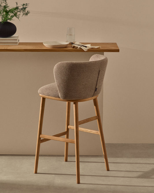 Tabouret Ciselia chenille marron et bois de frêne finition ton naturel FSC Mix Credit 65 cm