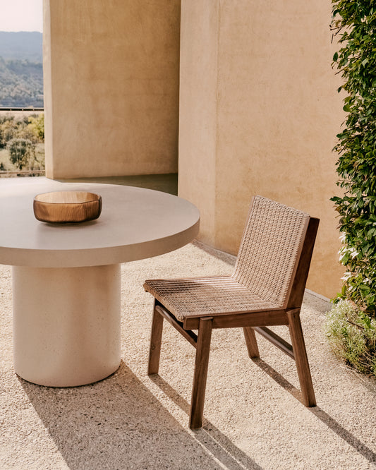 Chaise Itani en bois d’acacia et rotin synthétique FSC 100 %