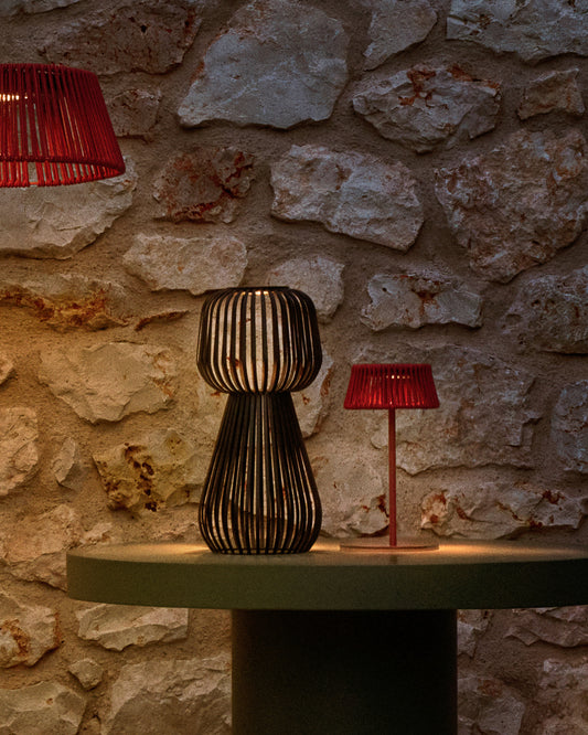 Lampe de table solaire Reiba en métal noir