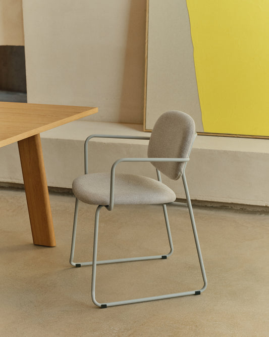 Chaise Meli en chenille beige et structure métallique beige FSC Mix Credit