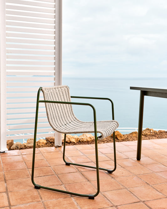 Chaise empilable Maurina en acier galvanisé vert et corde écrue et grise