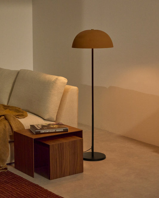 Lampadaire Nibla en métal noir et abat-jour avec effet terre cuite