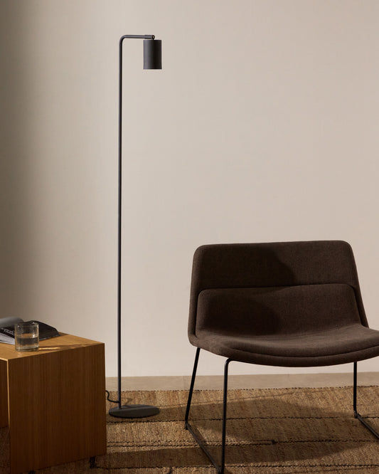 Lampadaire Manie en métal avec finition effet fonte noire