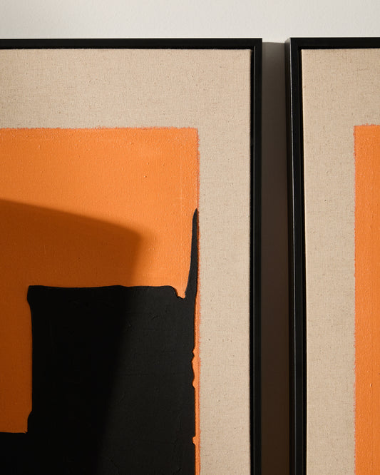 Tableau abstrait Zernu en lin orange et noir peint à la main 42 x 65 cm