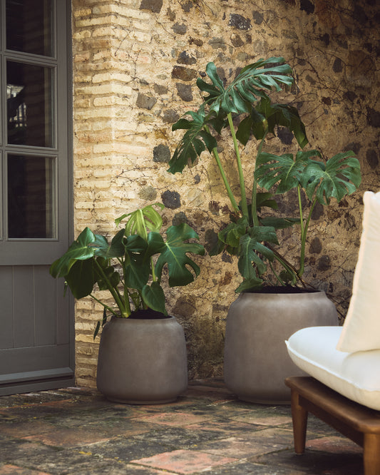 Lira terracotta-effect planter Ø53cm