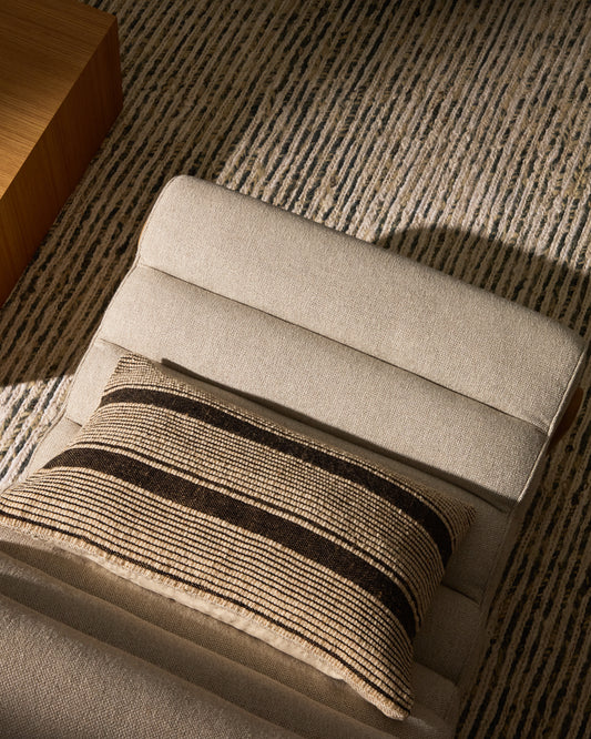 Housse de coussin Uciel en coton et broderie en jute beige et noir 40 x 60 cm