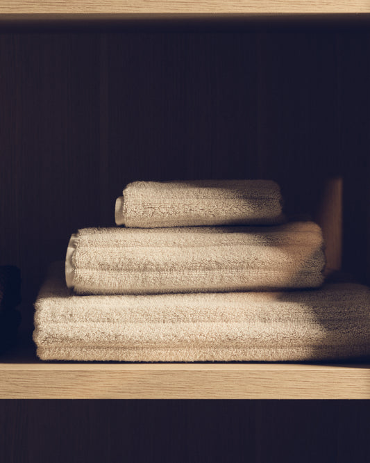 Serviette de toilette Navira 100 % coton beige 50 x 90 cm