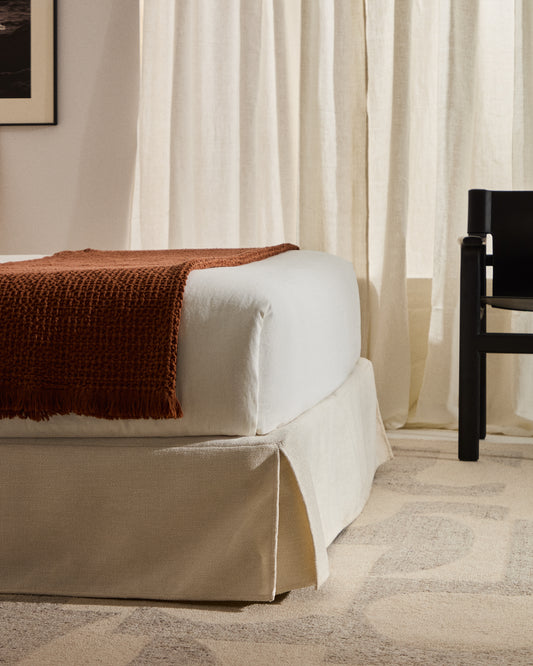 Base déhoussable Jaira en chenille blanche pour matelas de 180 x 200 cm