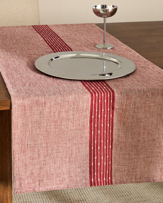 Chemin de table Calena en jacquard de lin avec bande centrale rouge 50 x 150 cm
