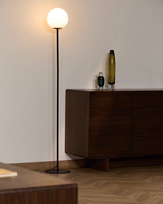 Lampadaire Brisia en métal finition noire avec 1 boule en verre dépoli Ø20 cm