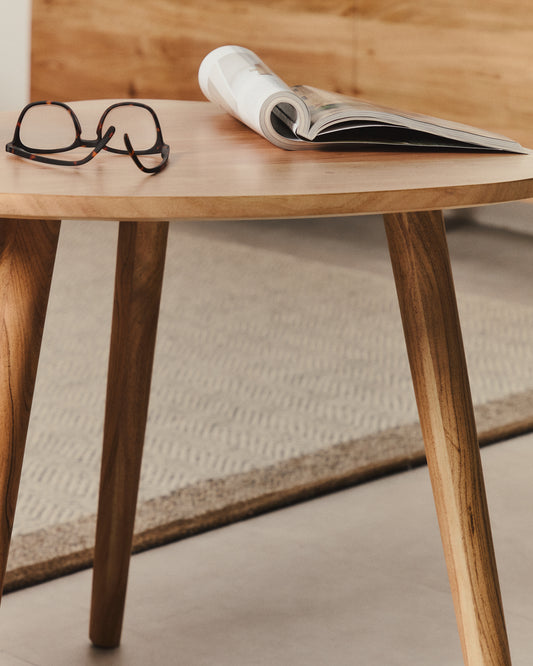 Ensemble Duvani de 2 tables auxiliaires en bois d’acacia avec finition blanchie