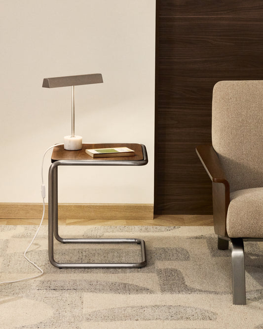 Table auxiliaire Tarsel en placage de noyer avec structure en acier inoxydable brossé 42 x 47 cm