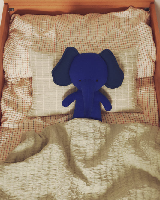 Peluche éléphant Tandani en maille bleue
