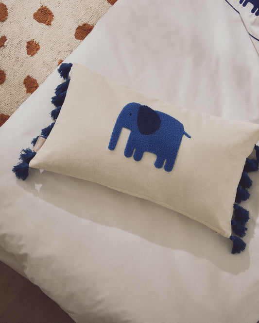 Housse de coussin Tandani en coton beige avec éléphant bleu brodé 30 x 50 cm
