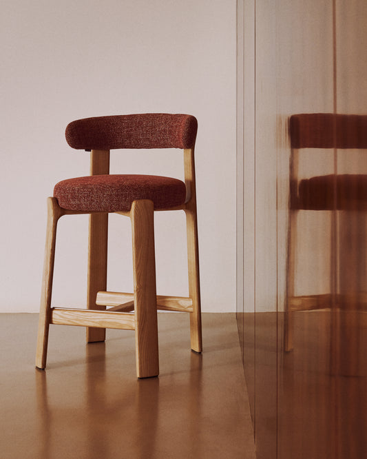 Tabouret Granite en tissu chenille terracotta et bois de frêne avec finition ton naturel FSC 100 % 65 cm
