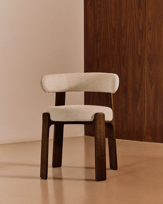 Chaise Granite en tissu chenille beige et bois de frêne finition noyer FSC 100%