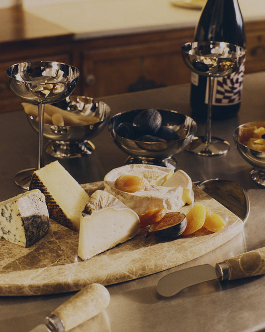 Planche de service Adoma en marbre beige et métal