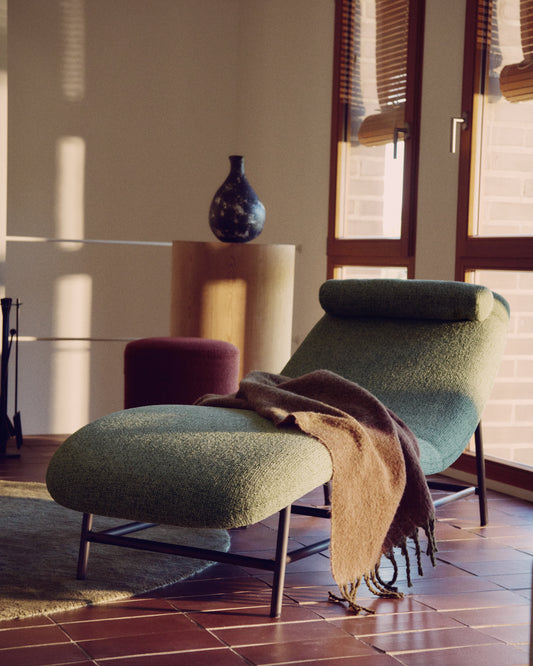 Divan Osla en chenille verte avec pieds en acier inoxydable brossé graphite 174 cm